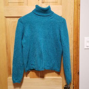 Valerie Stevens 100% cashmere turtle neck sweater